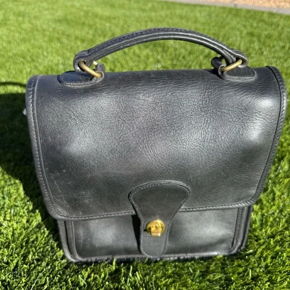 VTG Coach Station Bag 5130 Black Leather Brass Crossbody Satchel 90s USA - Picture 4 of 14